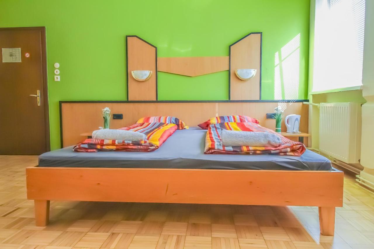 Economic 2Sb Apartment In Lively Area Виена Екстериор снимка